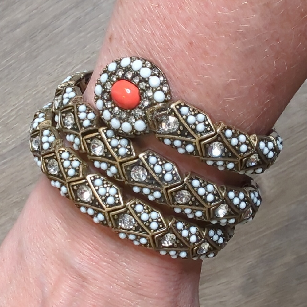 Vintage Gold and White Wrap Bracelet - Picture 11 of 11